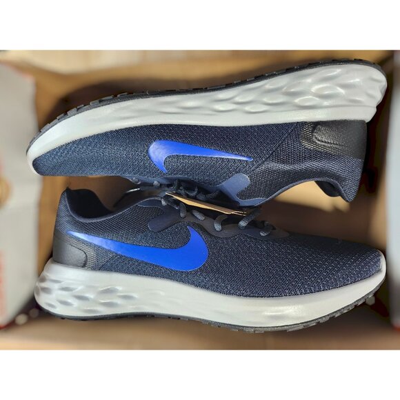 Nike revolution Men 11 Women 12.5 - Picture 3 of 6